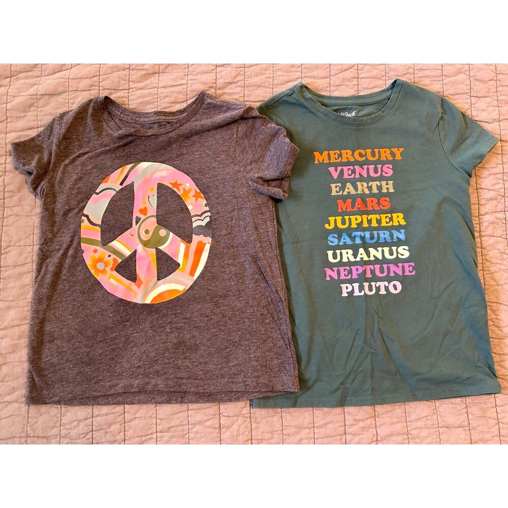 Lot of 2 Girl's Graphic Tees Size Medium Old Navy Gray Peace Cat & Jack Green